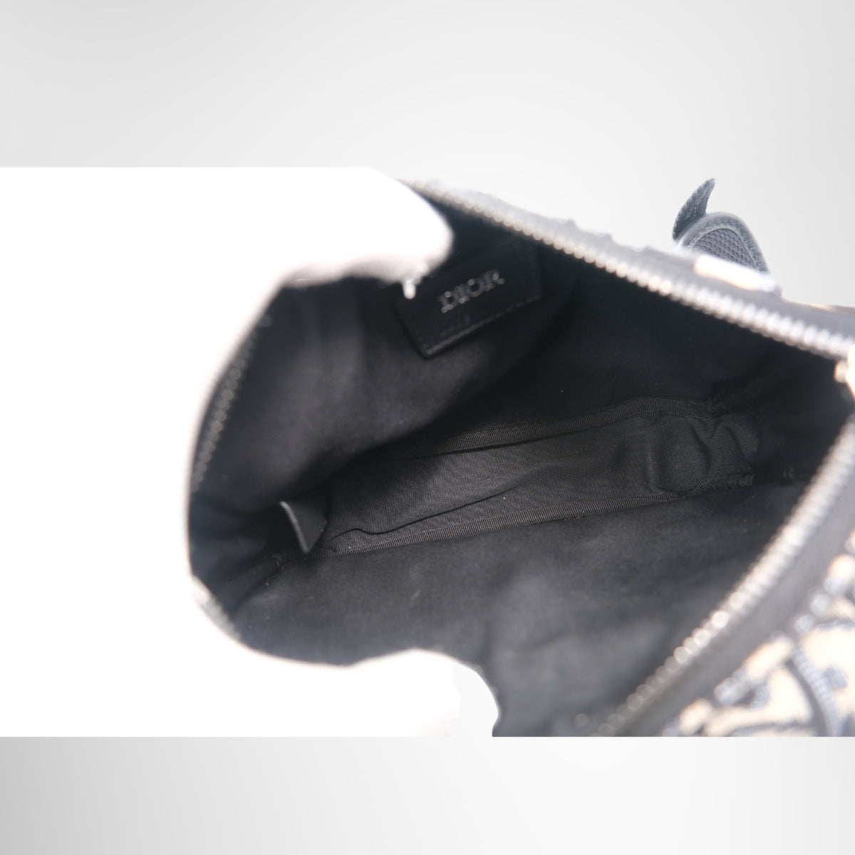 Dior Jacquard 8 Canvas Shoulder Bag – Pre-Owned Luxury Brand Bags – Antonio & Co Interior View 