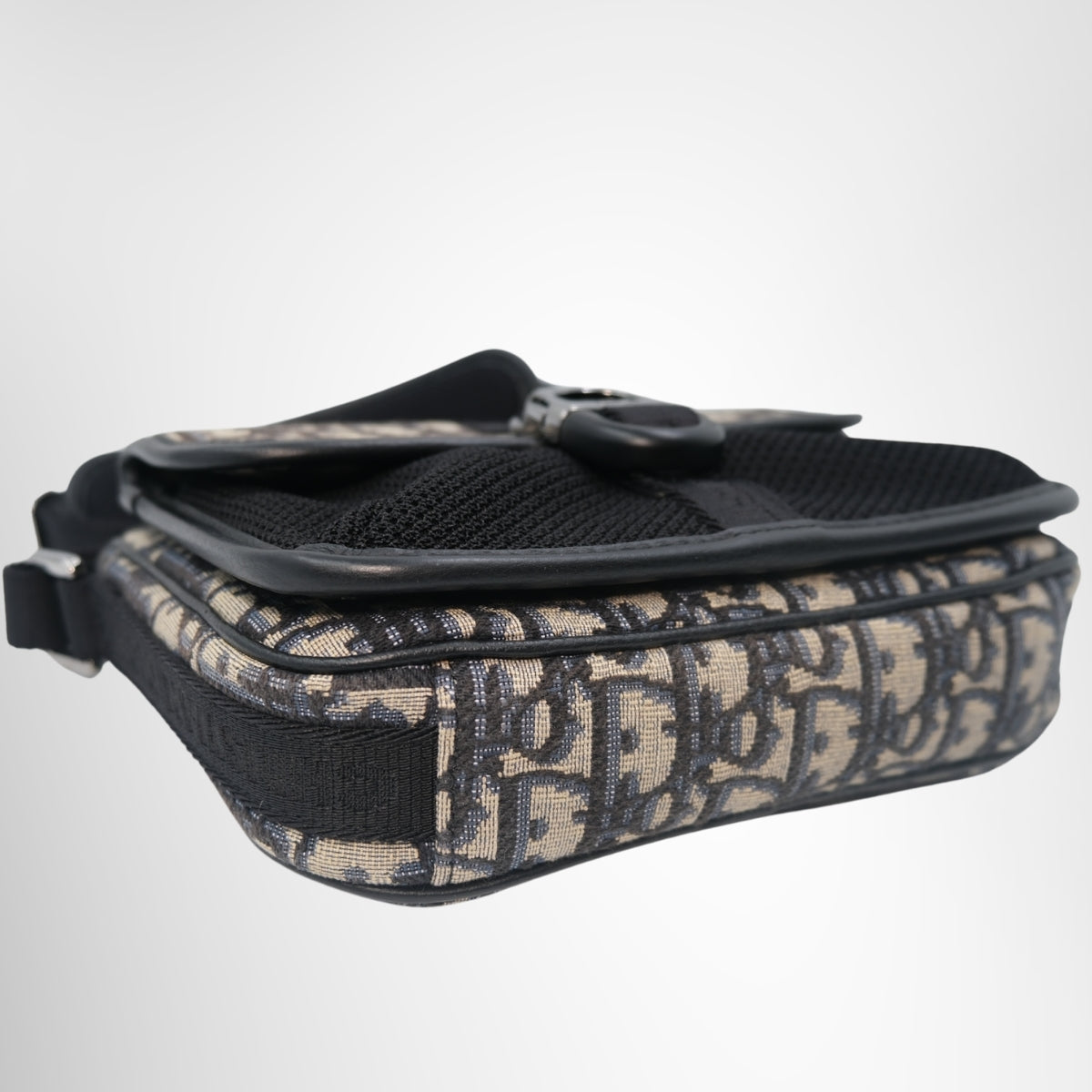 Dior Jacquard 8 Canvas Shoulder Bag – Pre-Owned Luxury Brand Bags – Antonio & Co Left Corner 