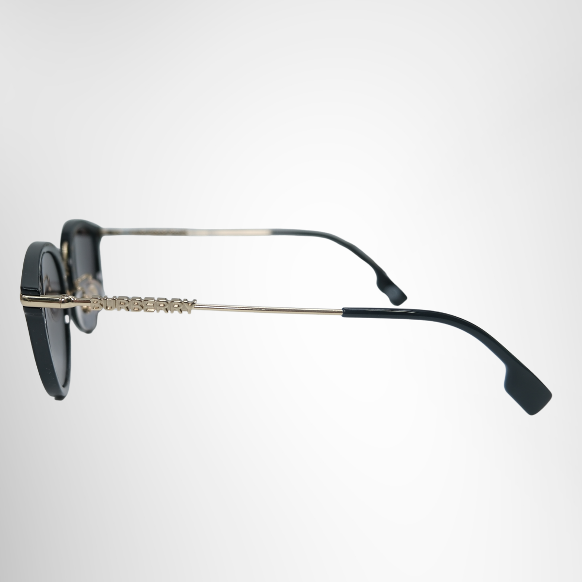 Burberry Kesley Sunglasses – Pre-Owned Luxury Brand Eyewear – Antonio & Co  Side Exterior View