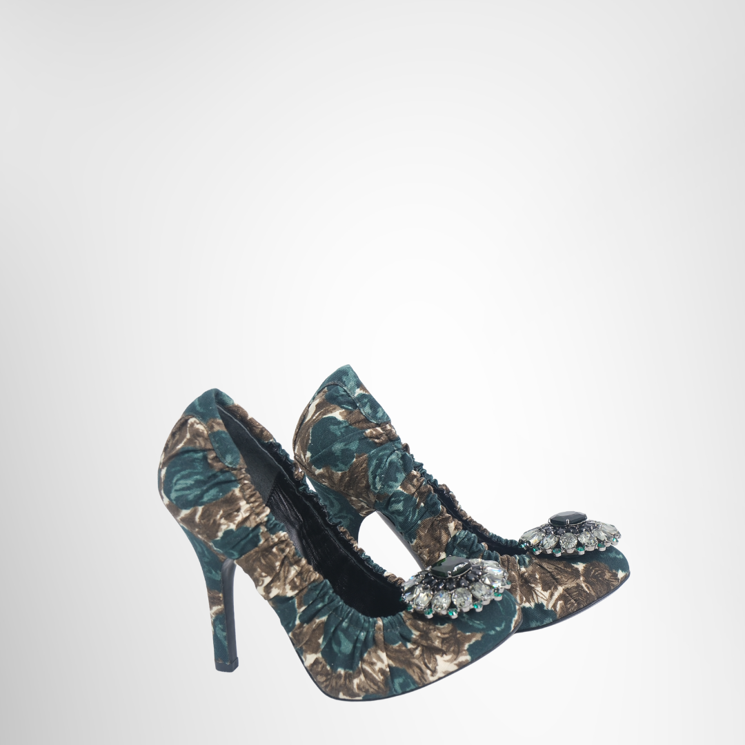 Bellucci Crystal-Embellished Brocade Pump