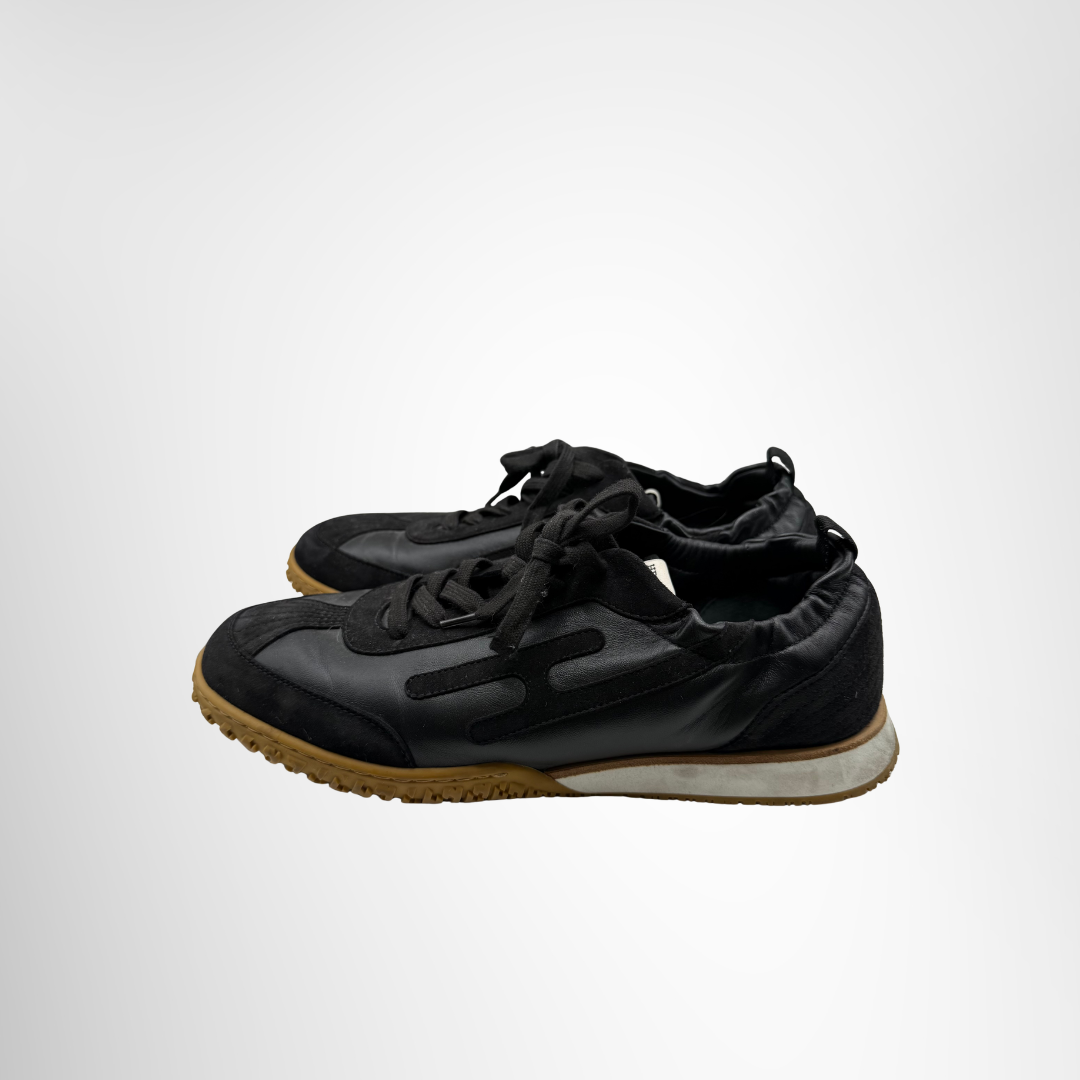 Jet Sneakers