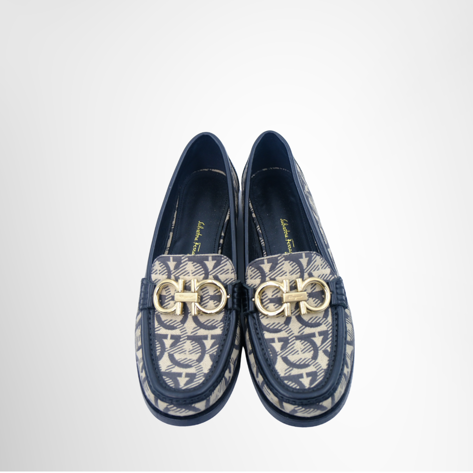 Ferragamo Rolo Gancini Monogram Loafer Size 6 – Pre-Owned Luxury Shoes – Antonio & Co – Front Page