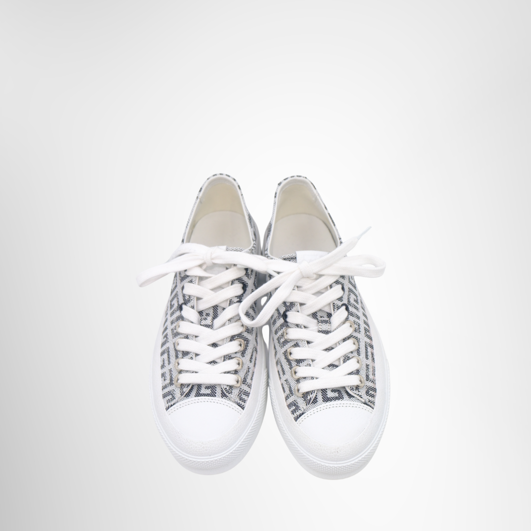Givenchy Logo Sneaker Size 35 – Pre-Owned Luxury Shoes – Antonio & Co – Front Page