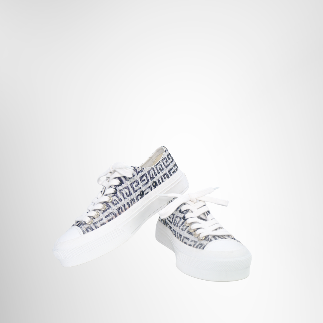 Givenchy Logo Sneaker Size 35 – Pre-Owned Luxury Shoes – Antonio & Co – Side View