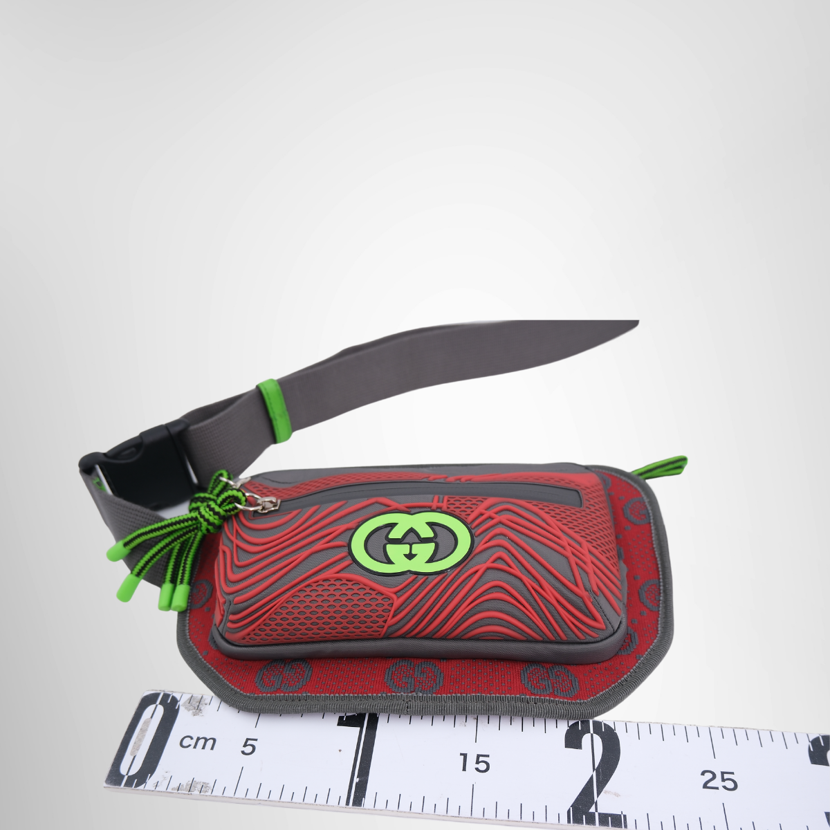 Gucci GG Nylon Jersey Sport Belt Bag – Pre-Owned Luxury Brand Bag – Antonio & Co – Bottom View