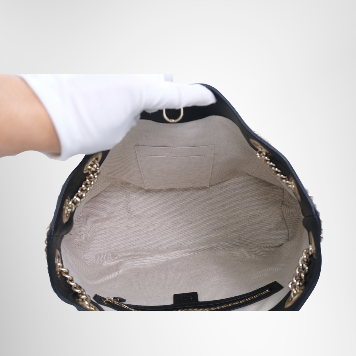 Gucci Soho Chain Handbag in Black – Pre-Owned Luxury Brand Bag – Antonio & Co - Interior - View