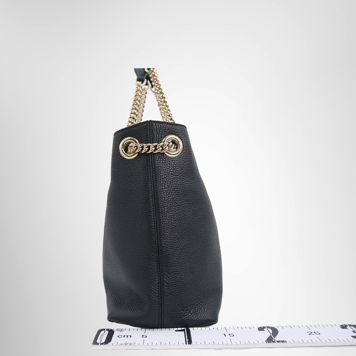 Gucci Soho Chain Handbag in Black – Pre-Owned Luxury Brand Bag – Antonio & Co - Side View
