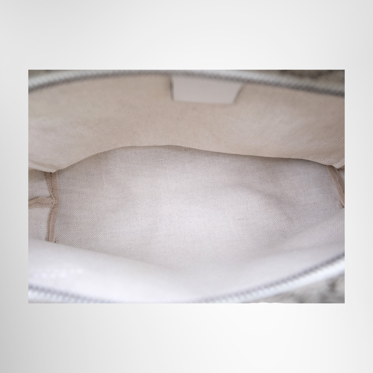 Gucci GG Supreme Tote Bag