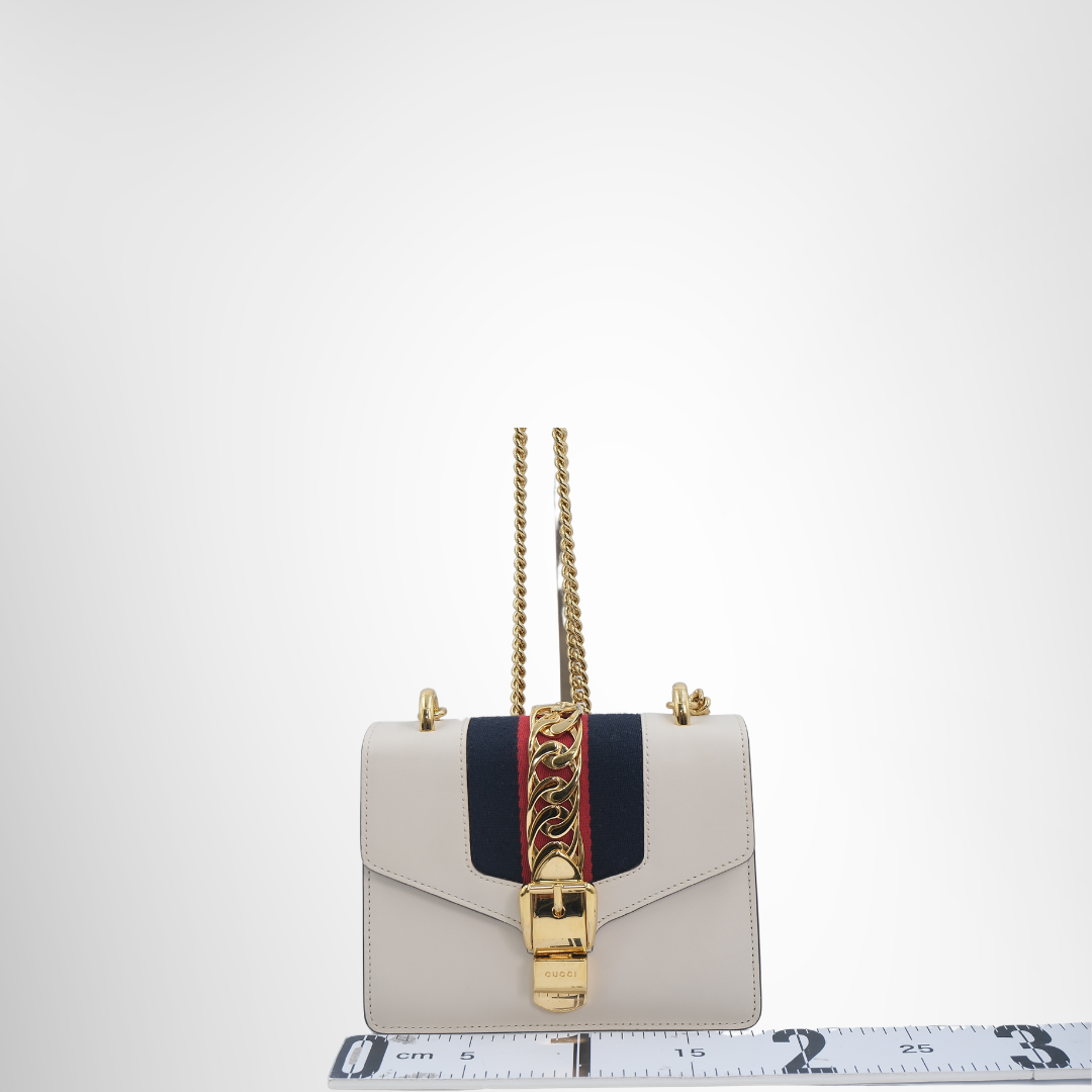 Gucci Preowned Luxury Bag Preowned Luxury Mini Chain Shoulder Bag Front View 3