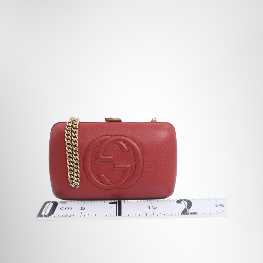 Gucci Preowned Luxury Bag Soho Interlocking G Embossed Chain Clutch Front View 3