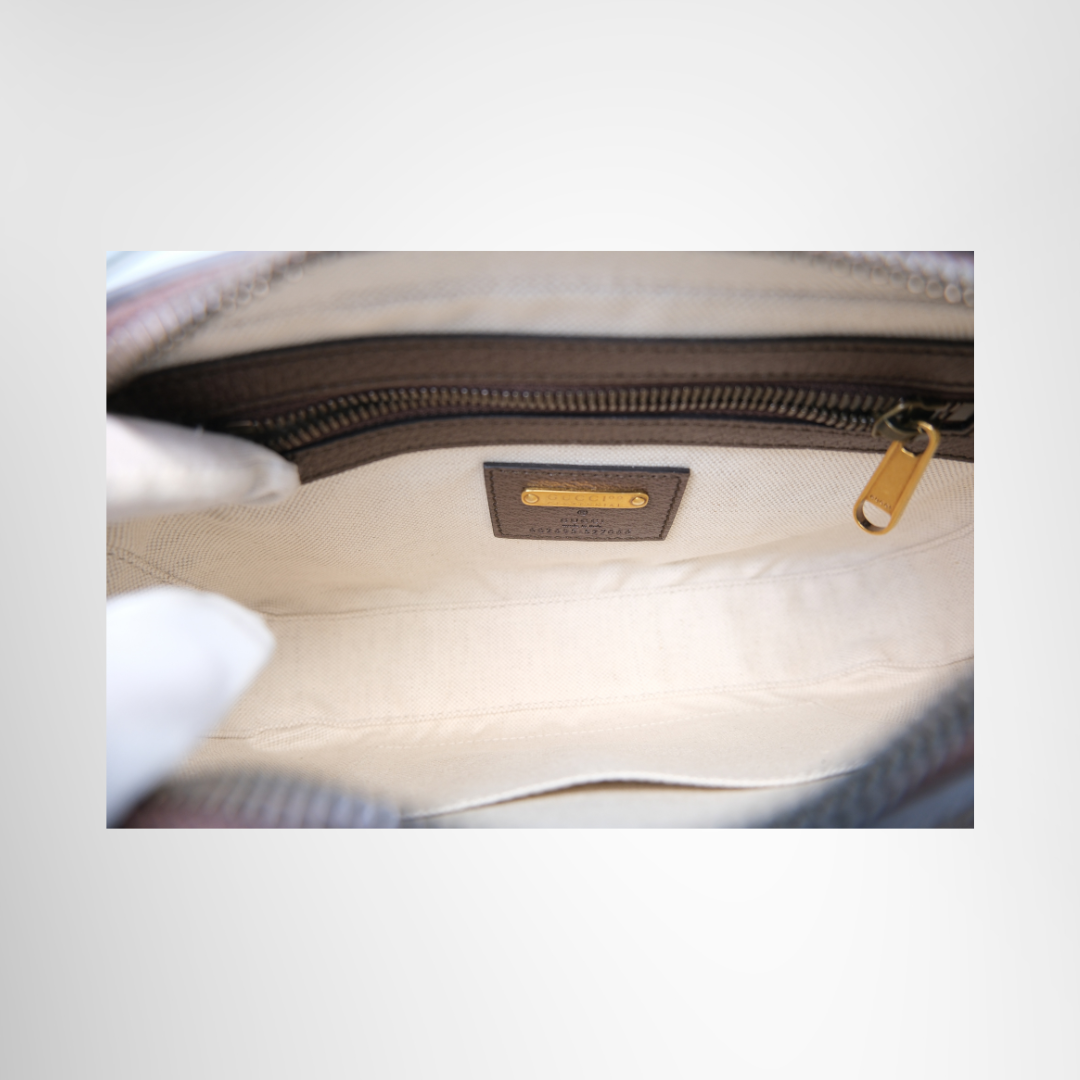 Gucci Preowned Luxury Belt Bag Inside View - Antonio & Co.