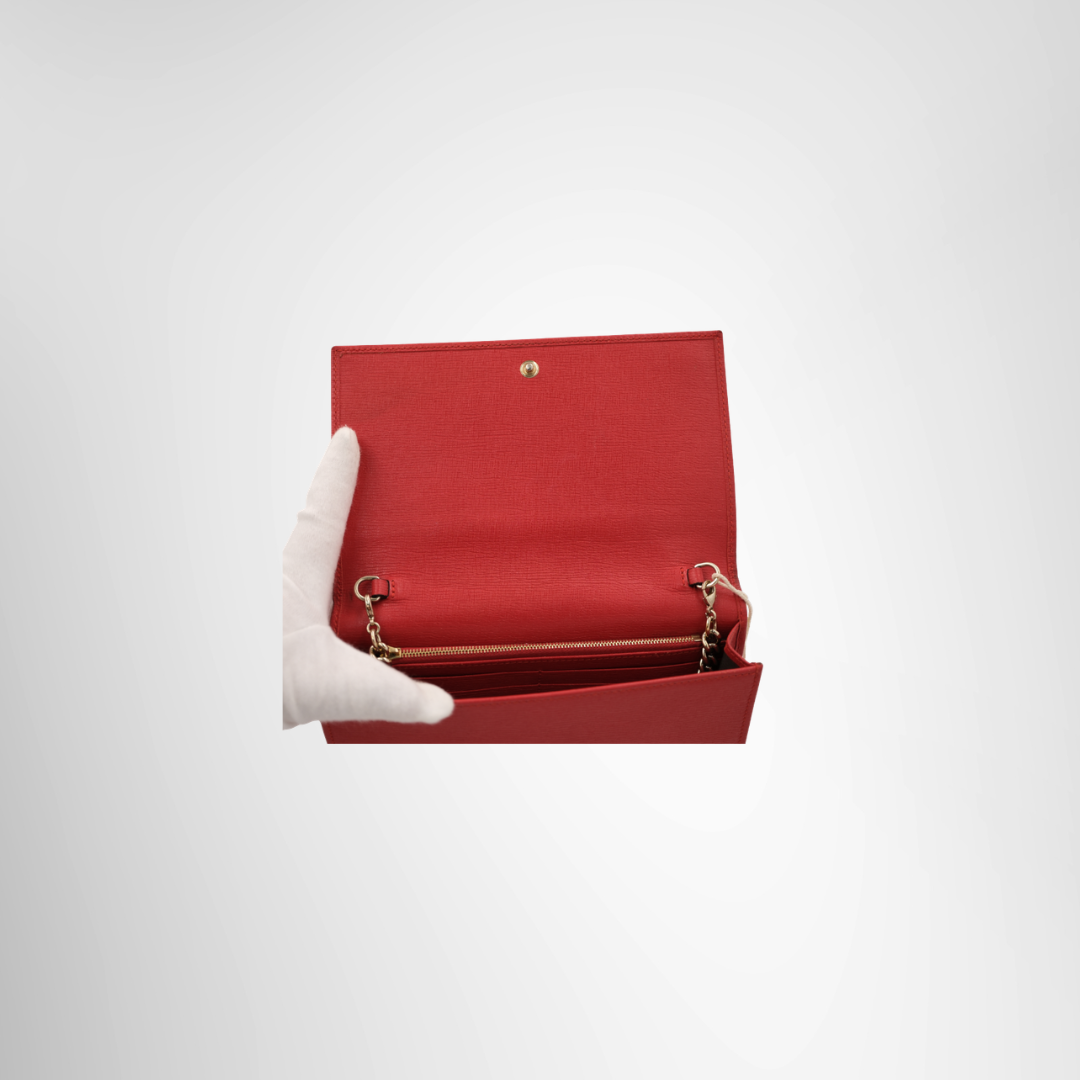 Gucci Preowned Luxury Betty Leather Wallet on a Chain Interior View