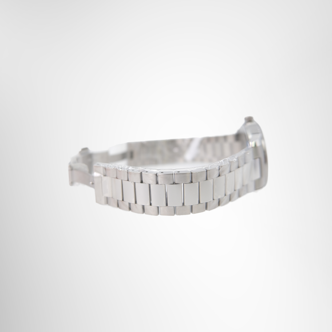 Gucci Preowned Luxury G-Timeless Unisex Watch Wrist Strap - Antonio & Co.