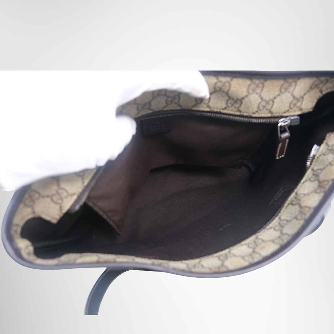 Gucci Preowned Luxury One-Shoulder Bag Inside View - Antonio & Co.