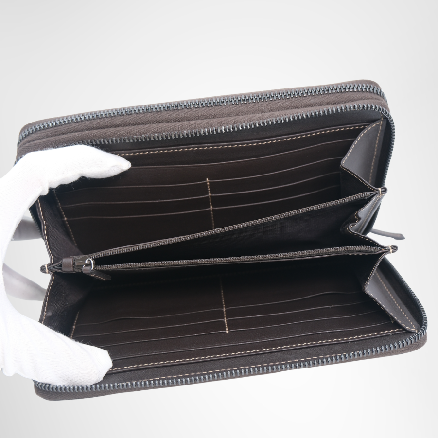 Gucci Preowned Luxury Round Zip Wallet Interior View 1
