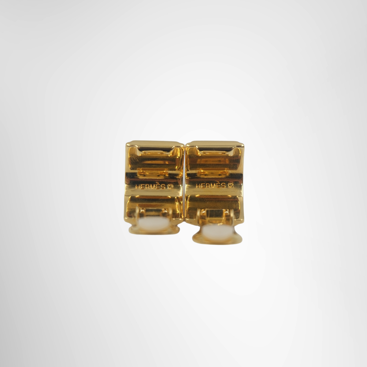 Hermès Enamel Cloisonné Ear-Clip – Pre-Owned Luxury Accessories – Antonio & Co Interior View