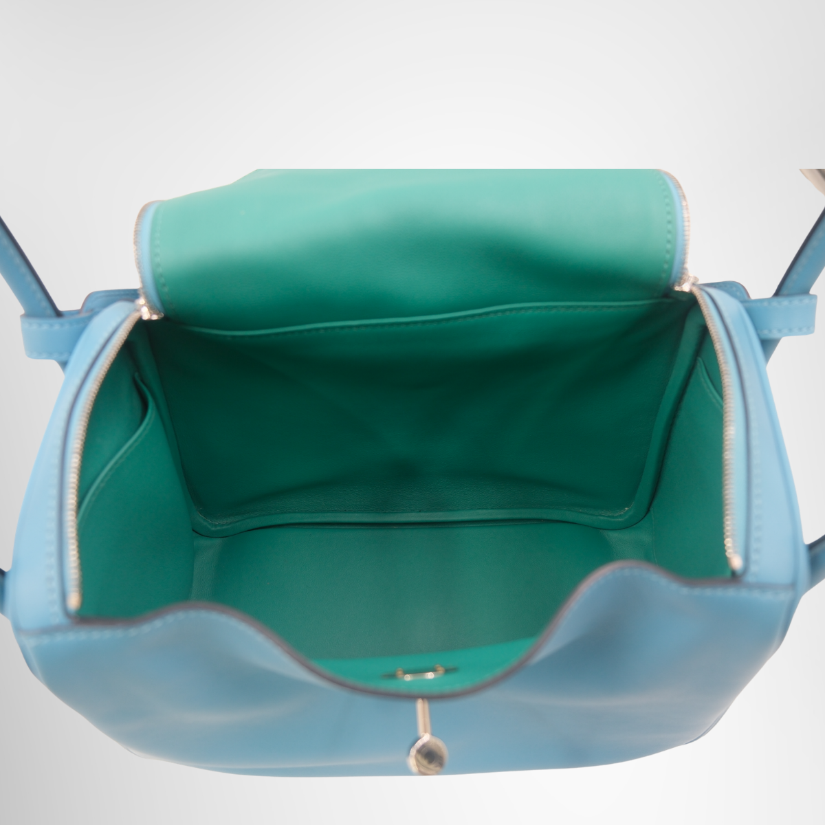 Hermes Lindy 26 – Pre-Owned Luxury Brand Bags – Antonio & Co Interior View