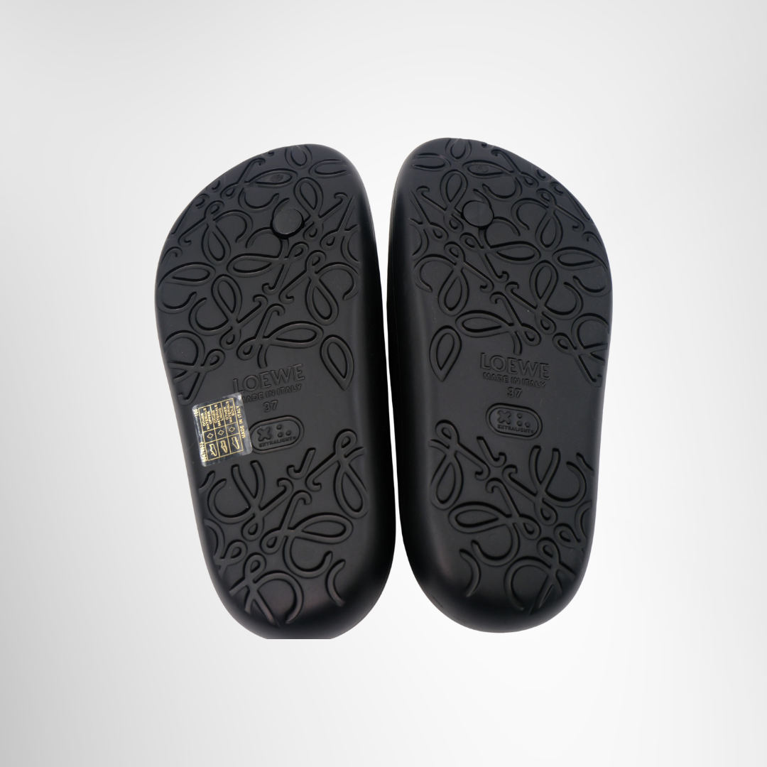 Loewe Foam Rubber Sandal Size 37 – Pre-Owned Luxury Shoes – Antonio & Co – Bottom VIew