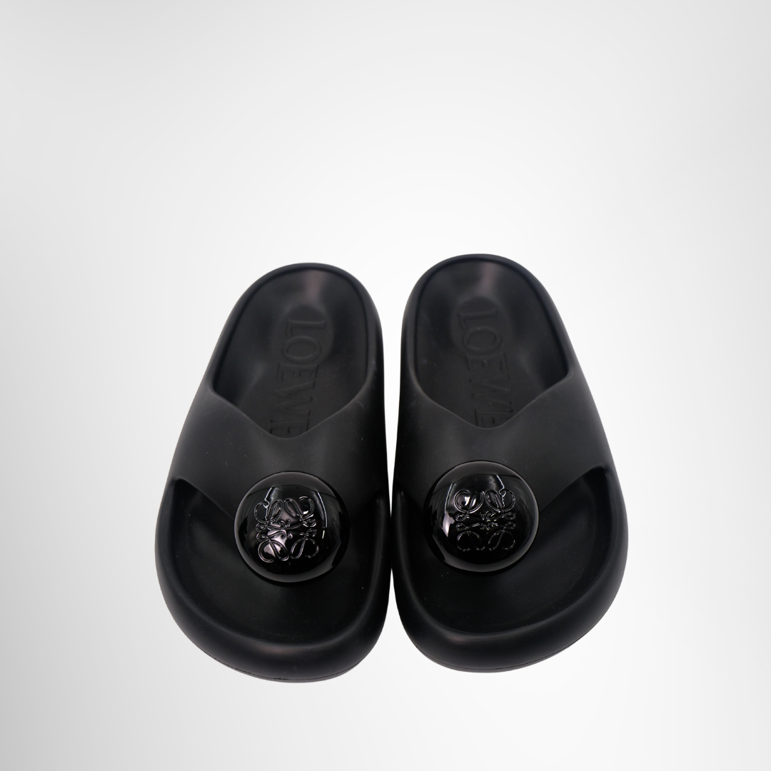 Loewe Foam Rubber Sandal Size 37 – Pre-Owned Luxury Shoes – Antonio & Co – Front Page