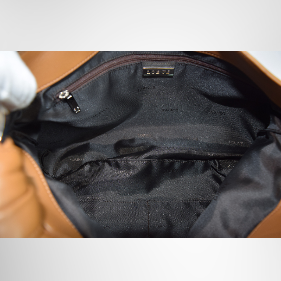 Loewe Preowned Luxury Vintage Anagram Shoulder Handbag Bag Inside View - Antonio & Co.
