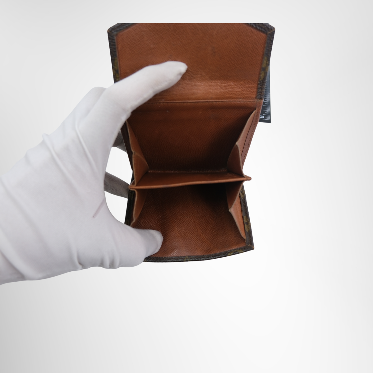 Louis Vuitton Bi-Fold W-Hook Wallet – Pre-Owned Luxury Brand Wallet – Antonio & Co – Interior View