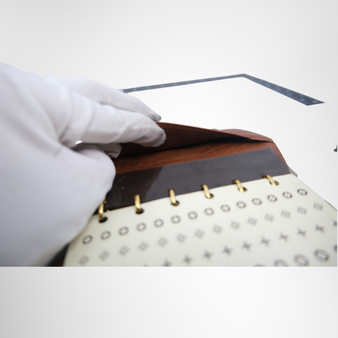 Louis Vuitton Damier Azur Agenda PM Notebook Cover – Pre-Owned Luxury Brand Accessory – Antonio & Co – Interior VIew 4