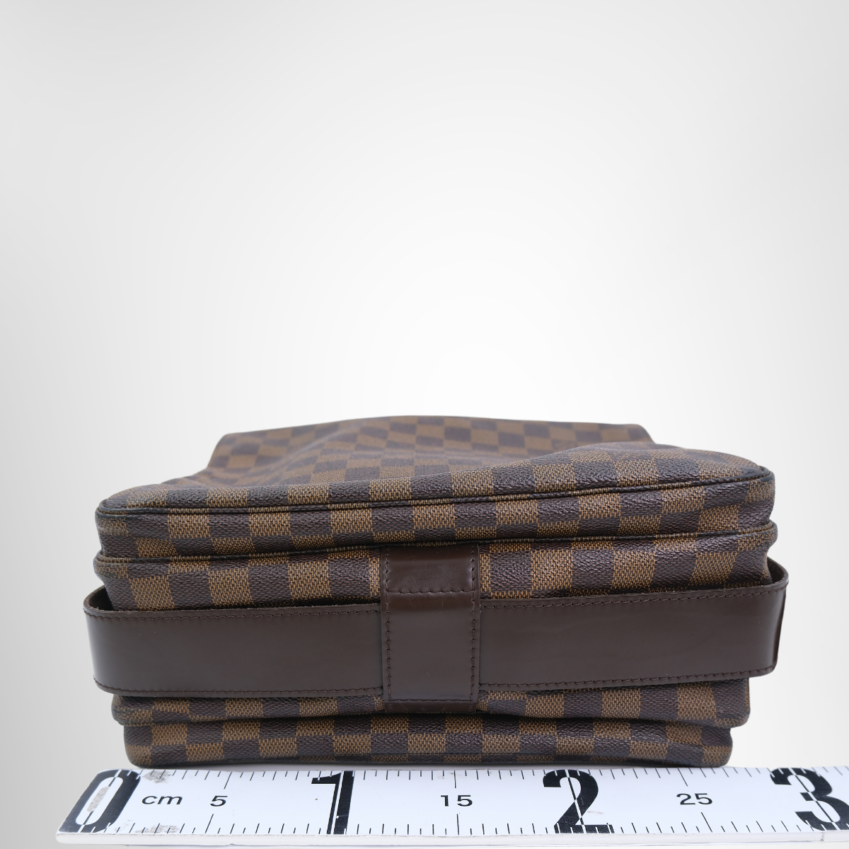 Louis Vuitton Damier Ebene Naviglio Bag – Pre-Owned Luxury Brand Bag – Antonio & Co – Bottom View