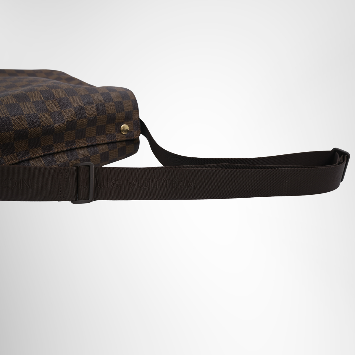 Louis Vuitton Damier Ebene Naviglio Bag – Pre-Owned Luxury Brand Bag – Antonio & Co – Handle