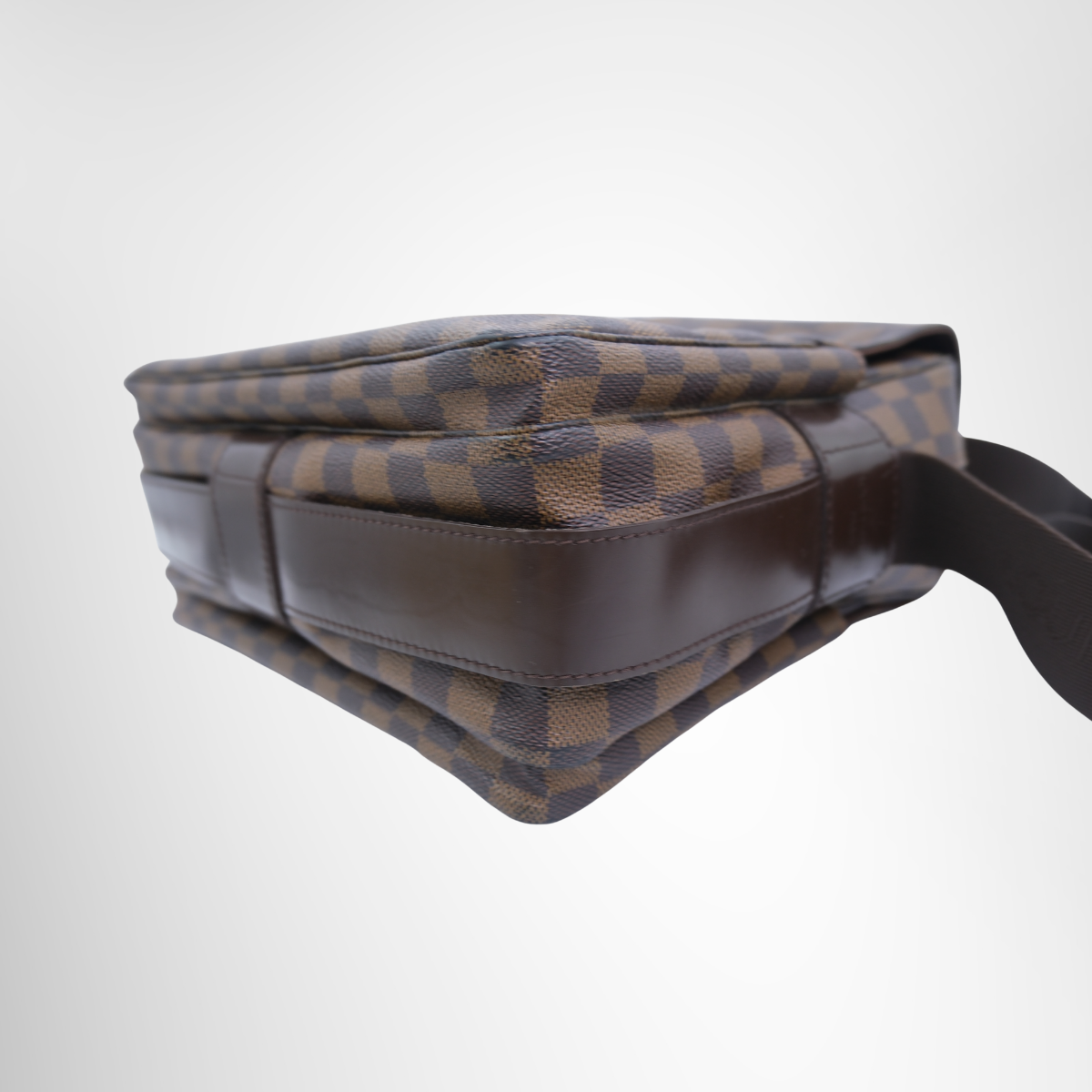 Louis Vuitton Damier Ebene Naviglio Bag – Pre-Owned Luxury Brand Bag – Antonio & Co – Right Corner