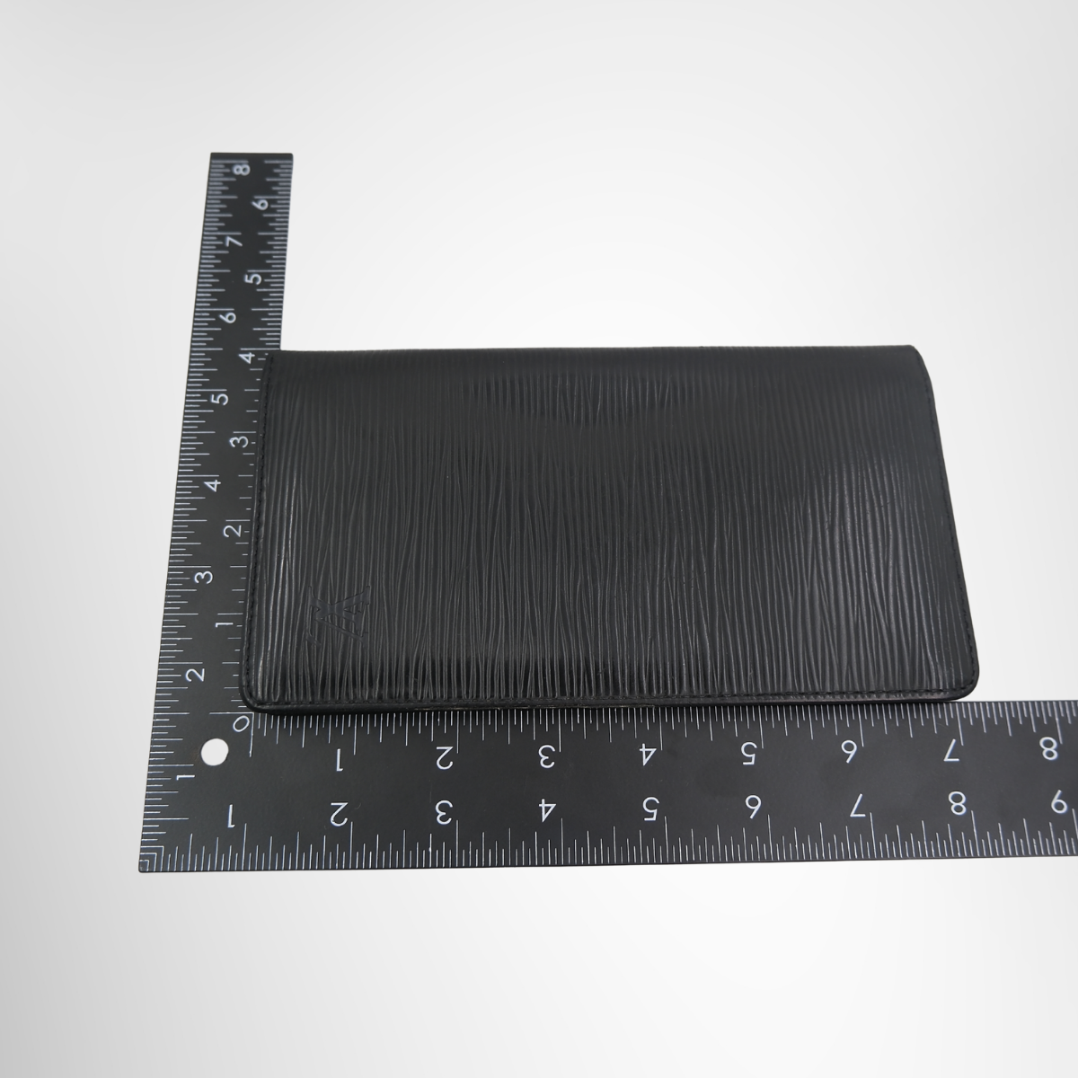 Louis Vuitton Brazza Wallet – Pre-Owned Luxury Brand Wallet – Antonio & Co – Measurement View 
