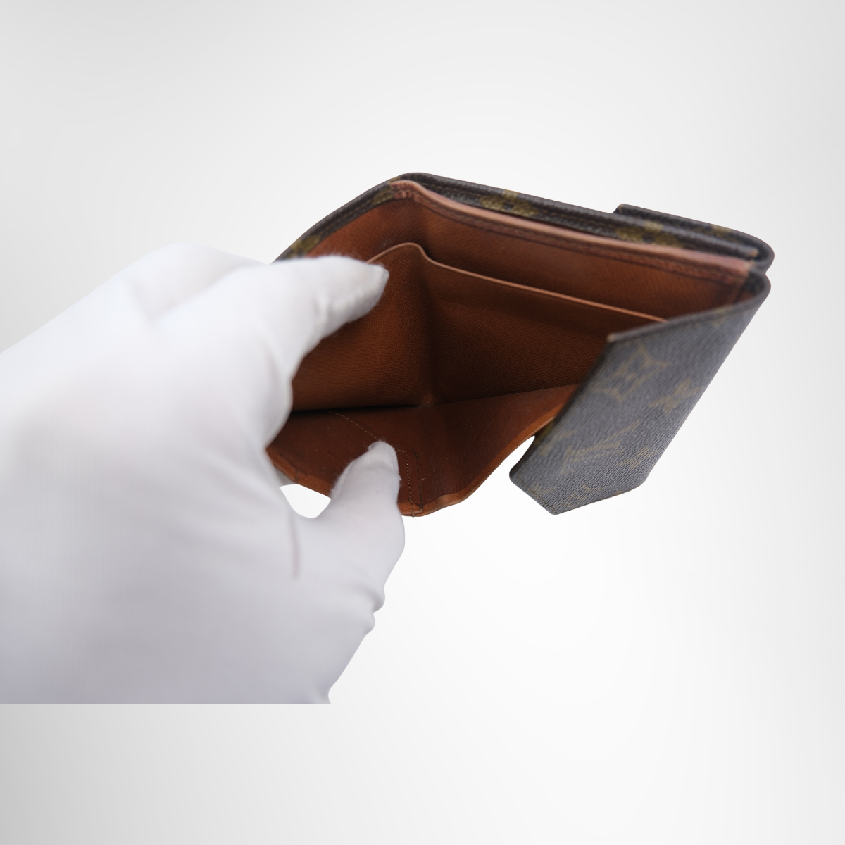 Louis Vuitton Bi-Fold W-Hook Wallet – Pre-Owned Luxury Brand Wallet – Antonio & Co – Interior View 2