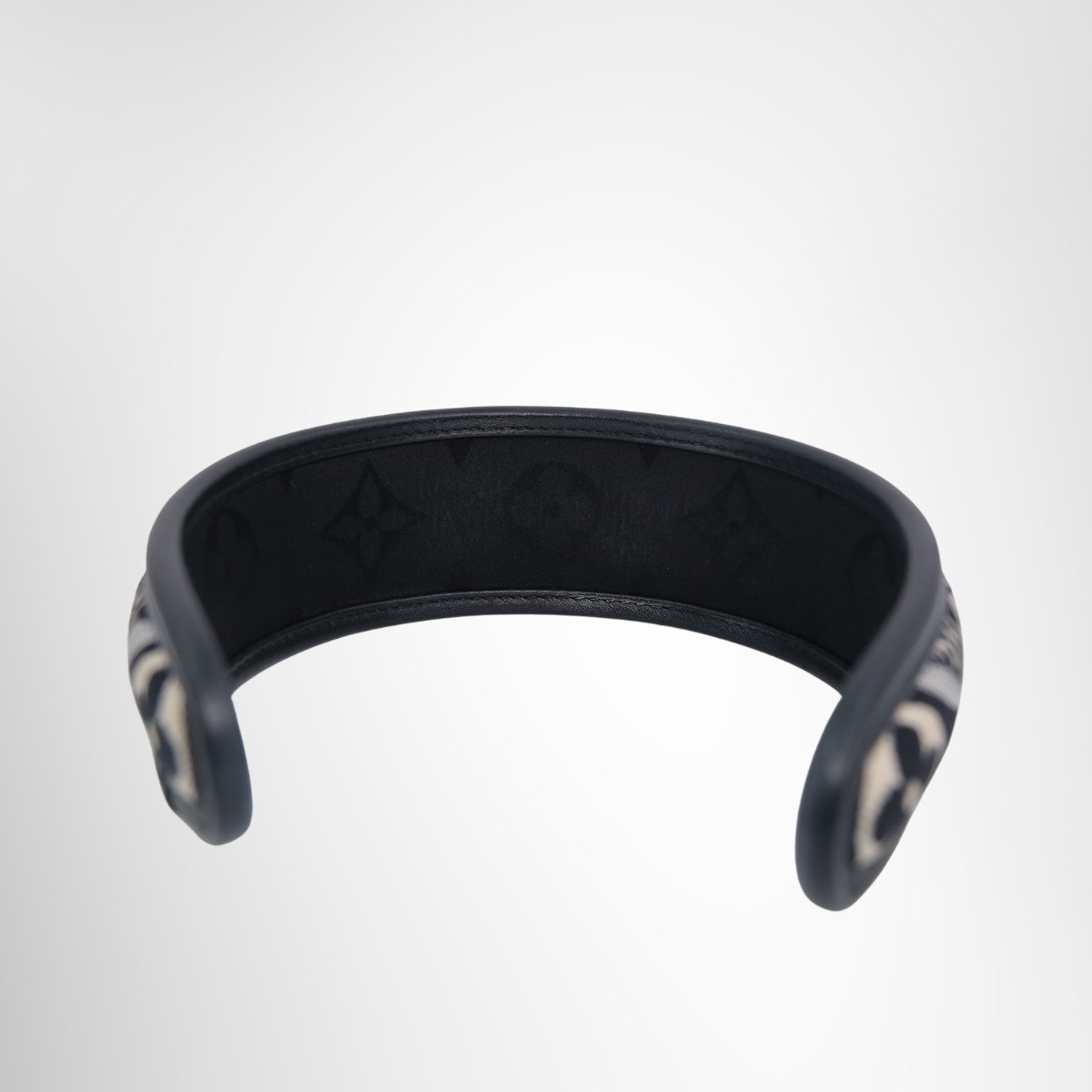 Louis Vuitton Since 1854 Headband – Pre-Owned Luxury Accessory – Antonio & Co – interior View 