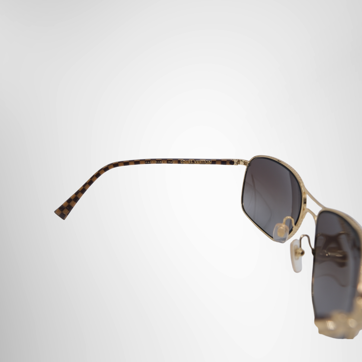 Louis Vuitton Conspiration Pilote Sunglasses – Pre-Owned Luxury Eyewear – Antonio & Co – Interior VIew 2