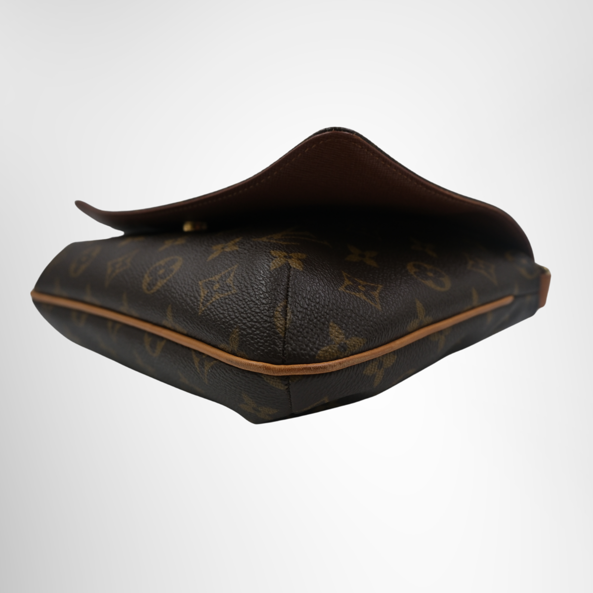 Louis Vuitton Monogram Musette Tango Shoulder Bag – Pre-Owned Luxury Brand Bags – Antonio & Co Right Corner 