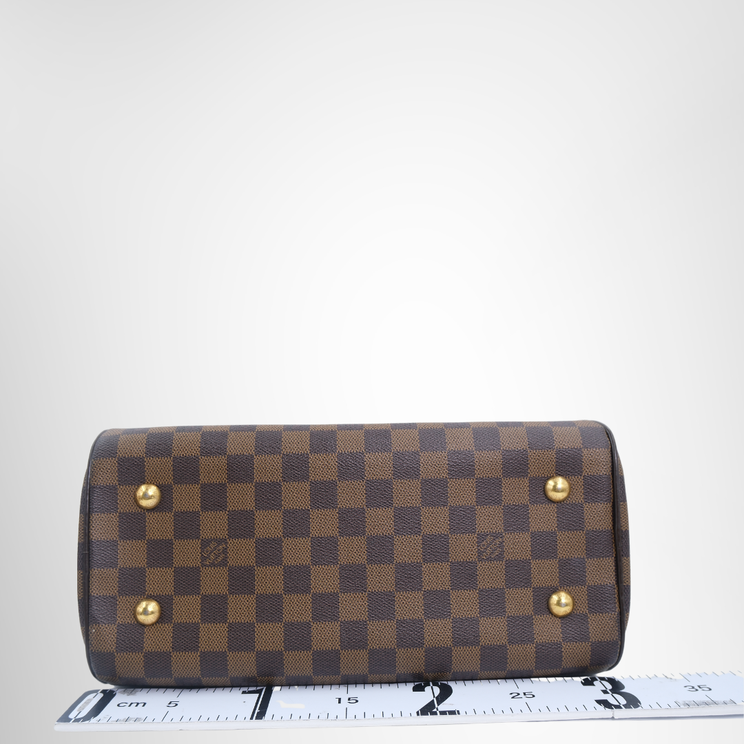 Louis Vuitton Preowned Luxury Bag Doumo Damier Bottom View