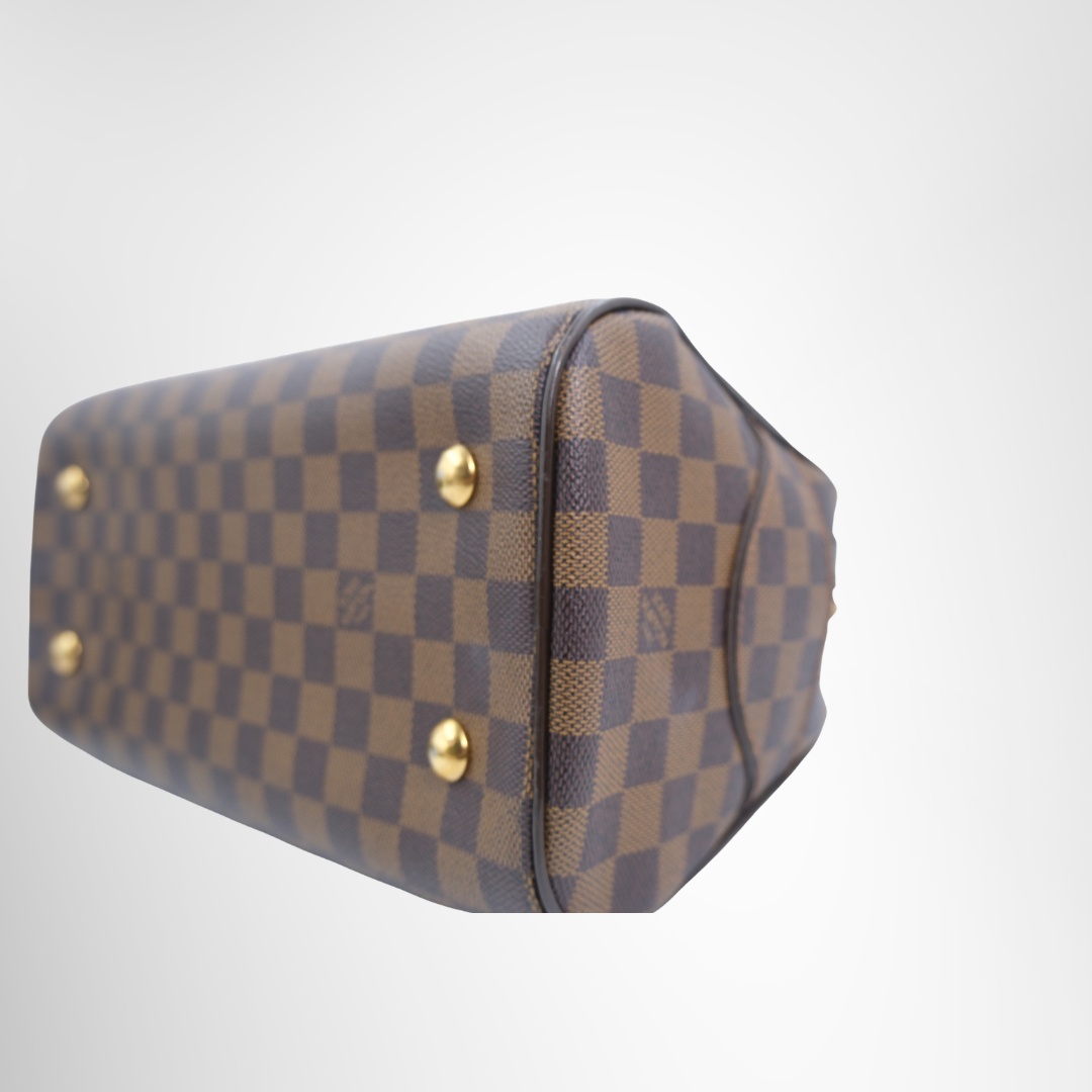 Louis Vuitton Preowned Luxury Bag Doumo Damier Bottom View 2