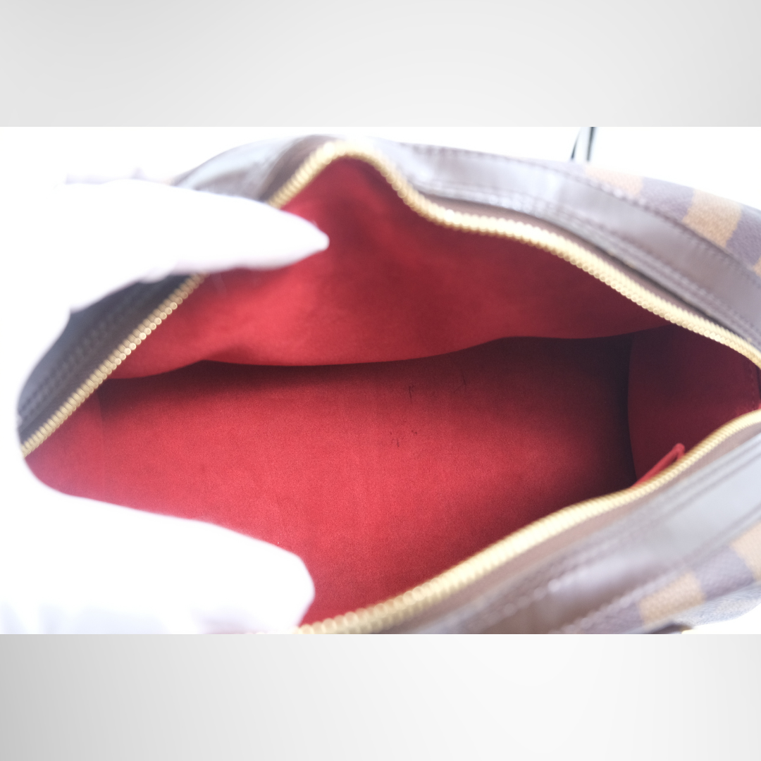 Louis Vuitton Preowned Luxury Bag Doumo Damier Interior View