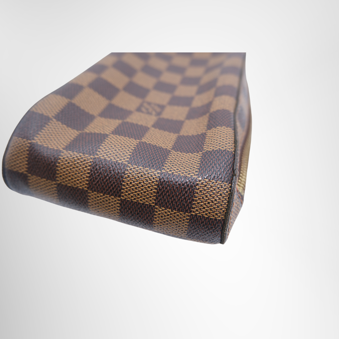 Louis Vuitton Preowned Luxury Bag Geronimo Damier Ebene Bottom View 2