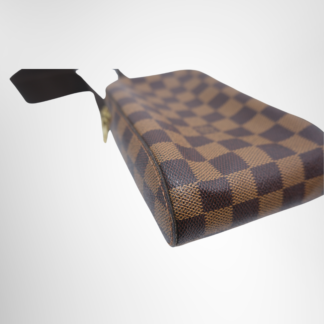 Louis Vuitton Preowned Luxury Bag Geronimo Damier Ebene Bottom View 3