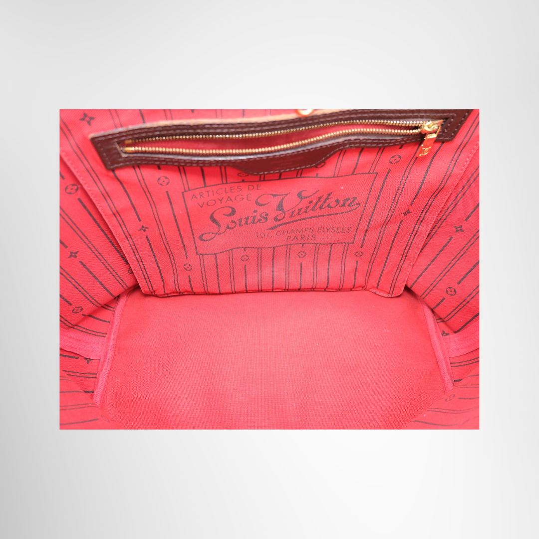 Louis Vuitton Preowned Luxury Bag Neverfull MM Tote Bag in Damier Ebene Canvas Interior View