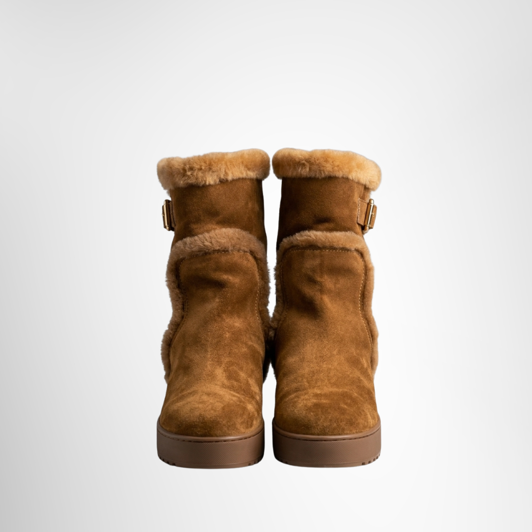 Louis Vuitton Preowned Luxury Boots Side Belt Mouton Boots Front View