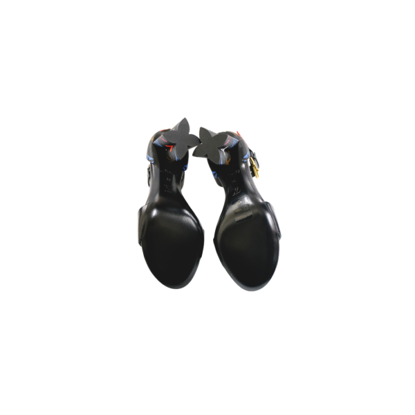 Louis Vuitton Preowned Luxury Chuncky Sandals Shoes Bottom View - Antonio & Co.