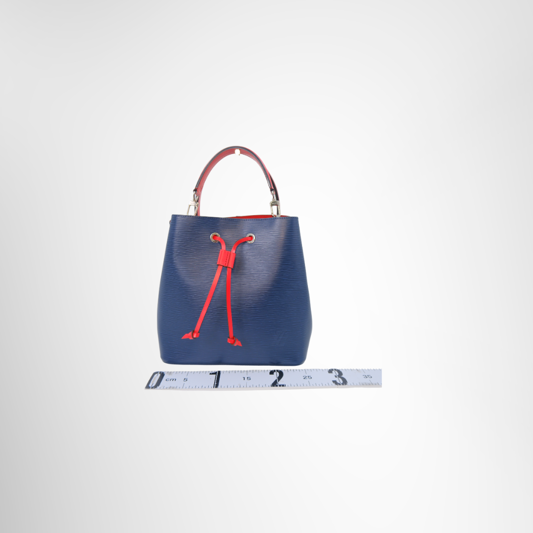 Louis Vuitton Preowned Luxury NéoNoé MM Bucket Bag – Blue Epi Leather Front View