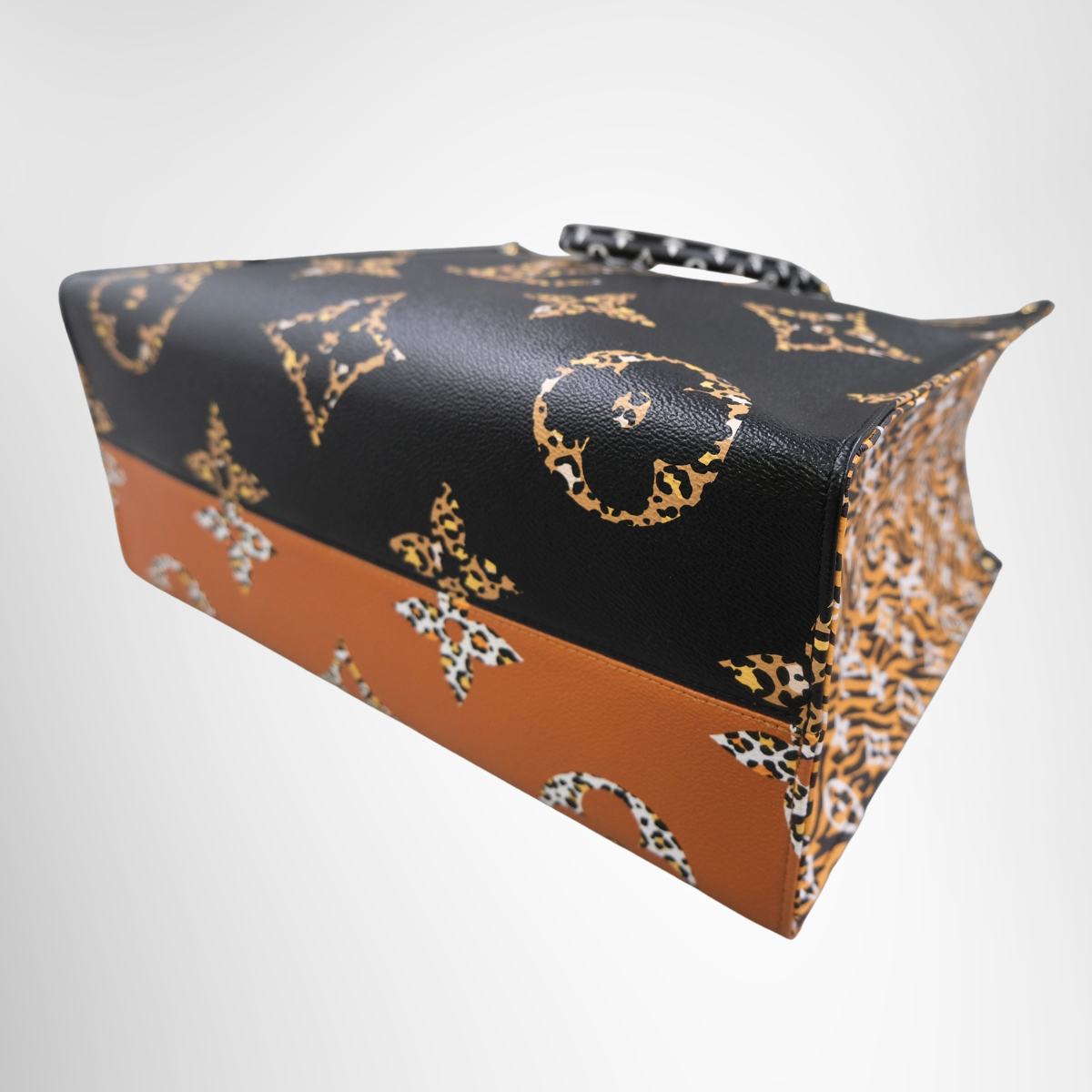 Louis Vuitton OnTheGo GM Monogram Jungle Limited Edition Tote Bag