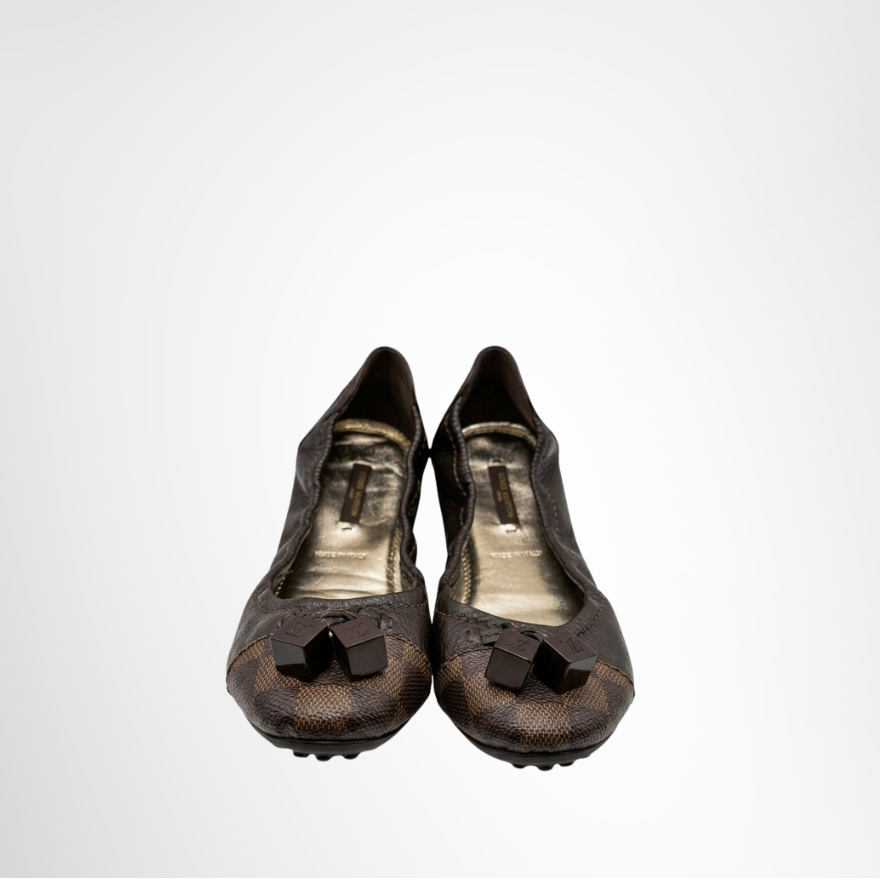 Louis Vuitton Preowned Luxury Shoes Lovely Ballerina Flats in Damier Ebene Canvas Front View