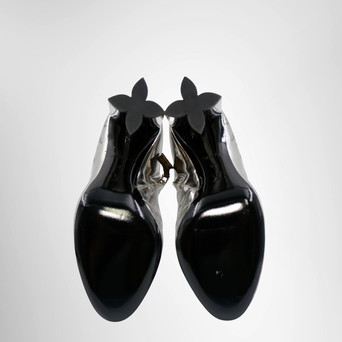 Louis Vuitton Preowned Luxury Silver Boots - Antonio & Co. Bottom