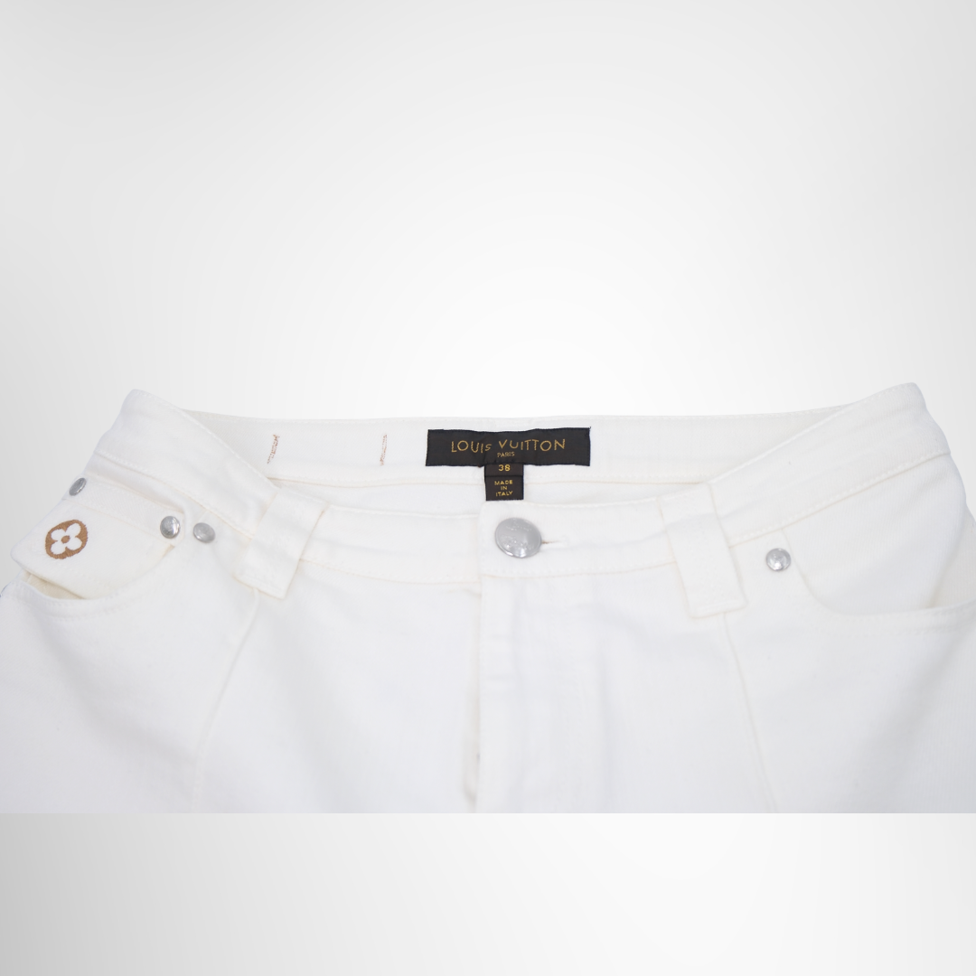 Louis Vuitton Preowned Luxury White Shorts Apparel Front Waist Tag View - Antonio & Co.