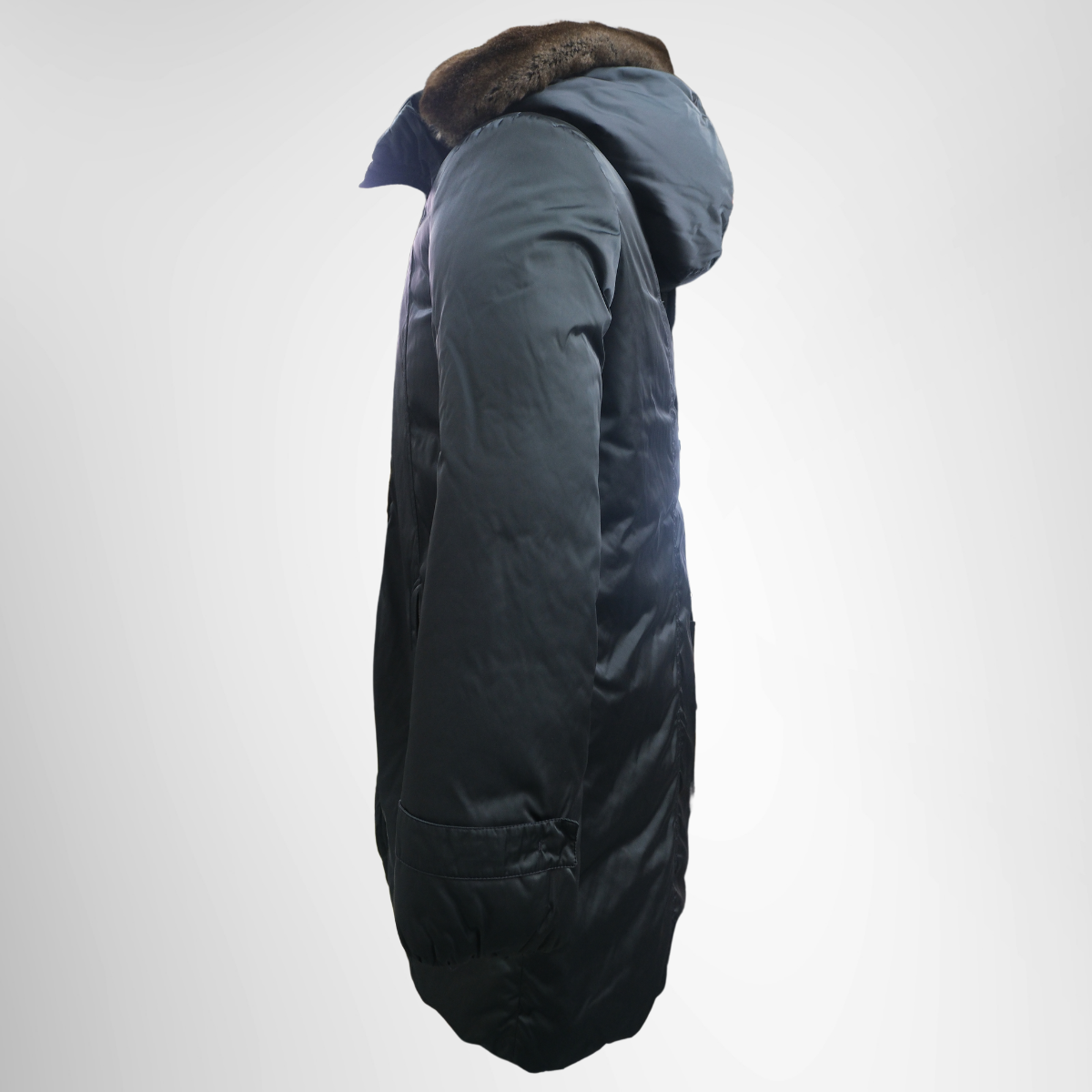 Max Mara Hooded Puffer Jacket – Pre-Owned Luxury Brand Apparel – Antonio & Co Side View 