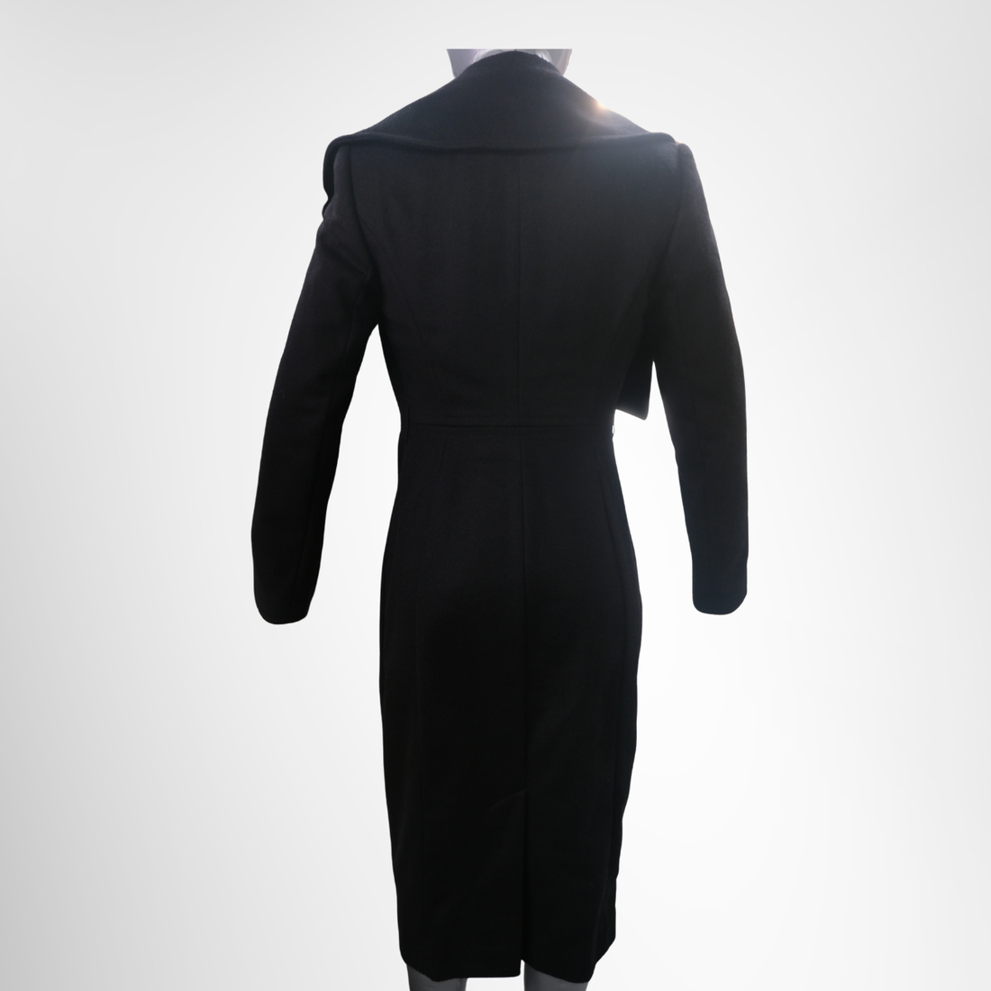 Max Mara Cape Long Coat – Pre-Owned Luxury Brand Apparel – Antonio & Co Front Page