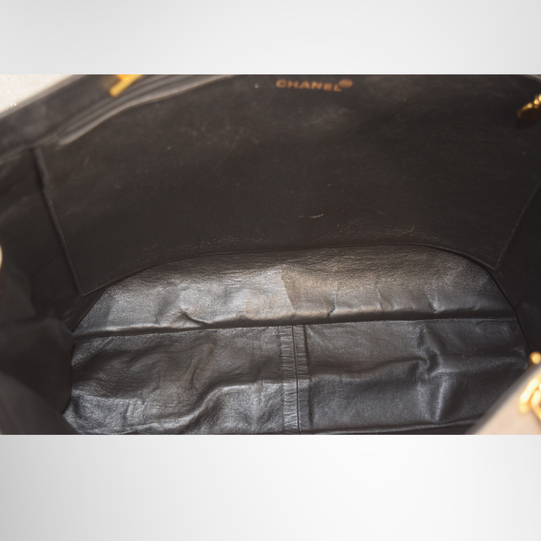 Classic Caviar XL Shopping Tote